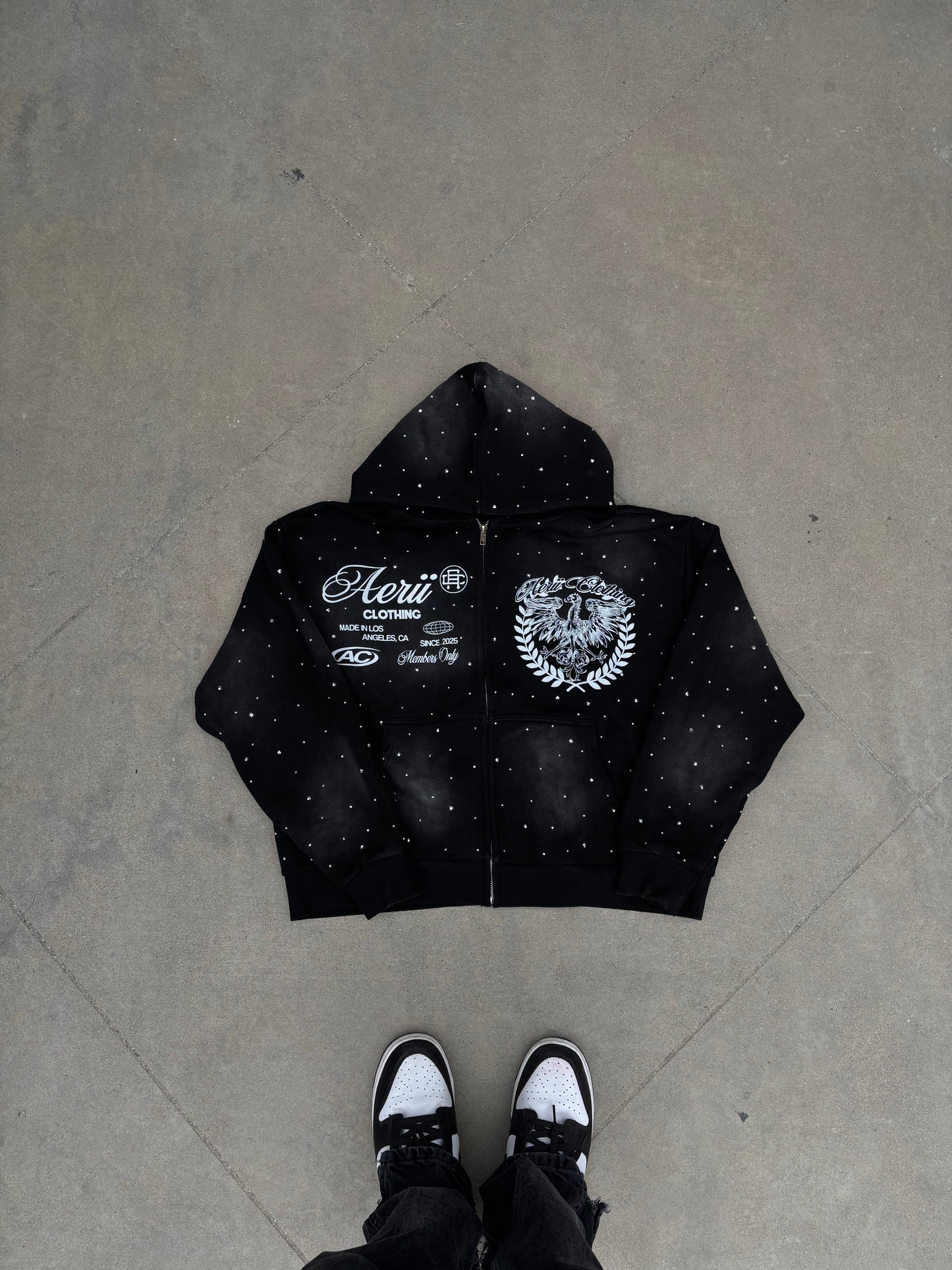 black aeri zip up